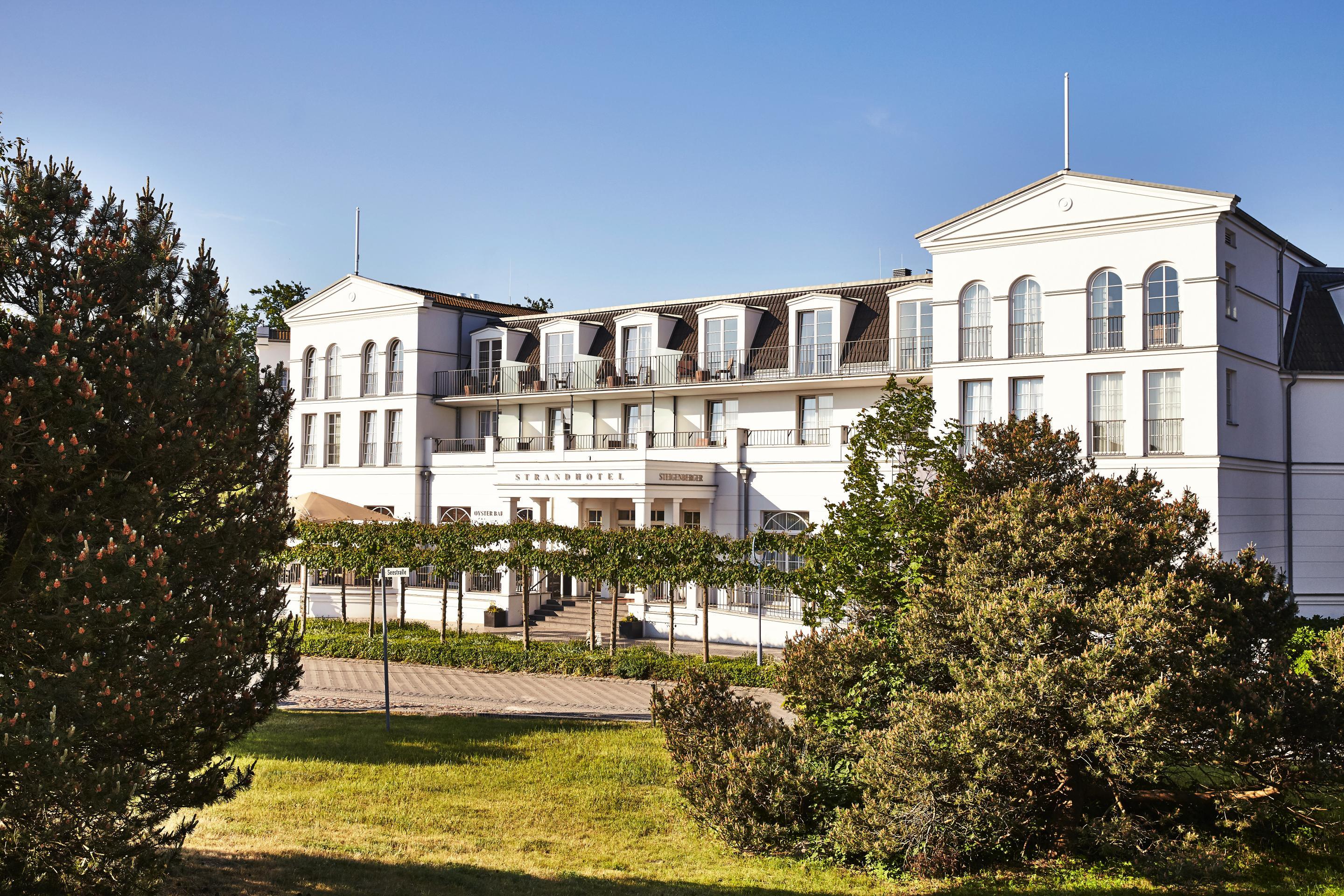 Strandhotel Цингст Екстер'єр фото The Hotel
