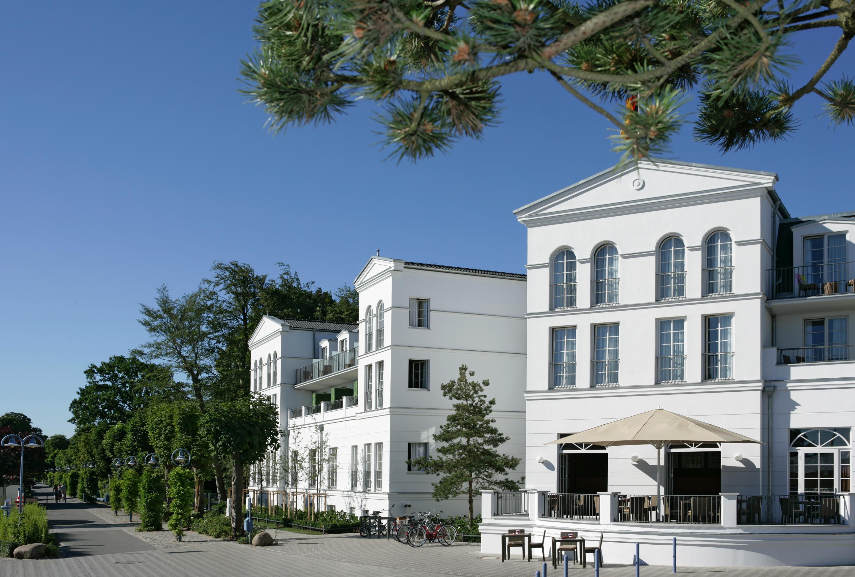 Strandhotel Цингст Екстер'єр фото The White House