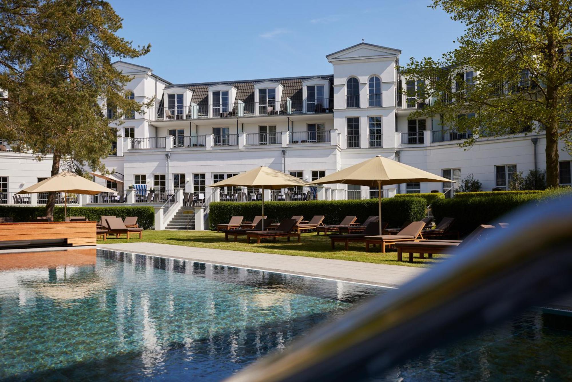 Strandhotel Цингст Екстер'єр фото The Hotel