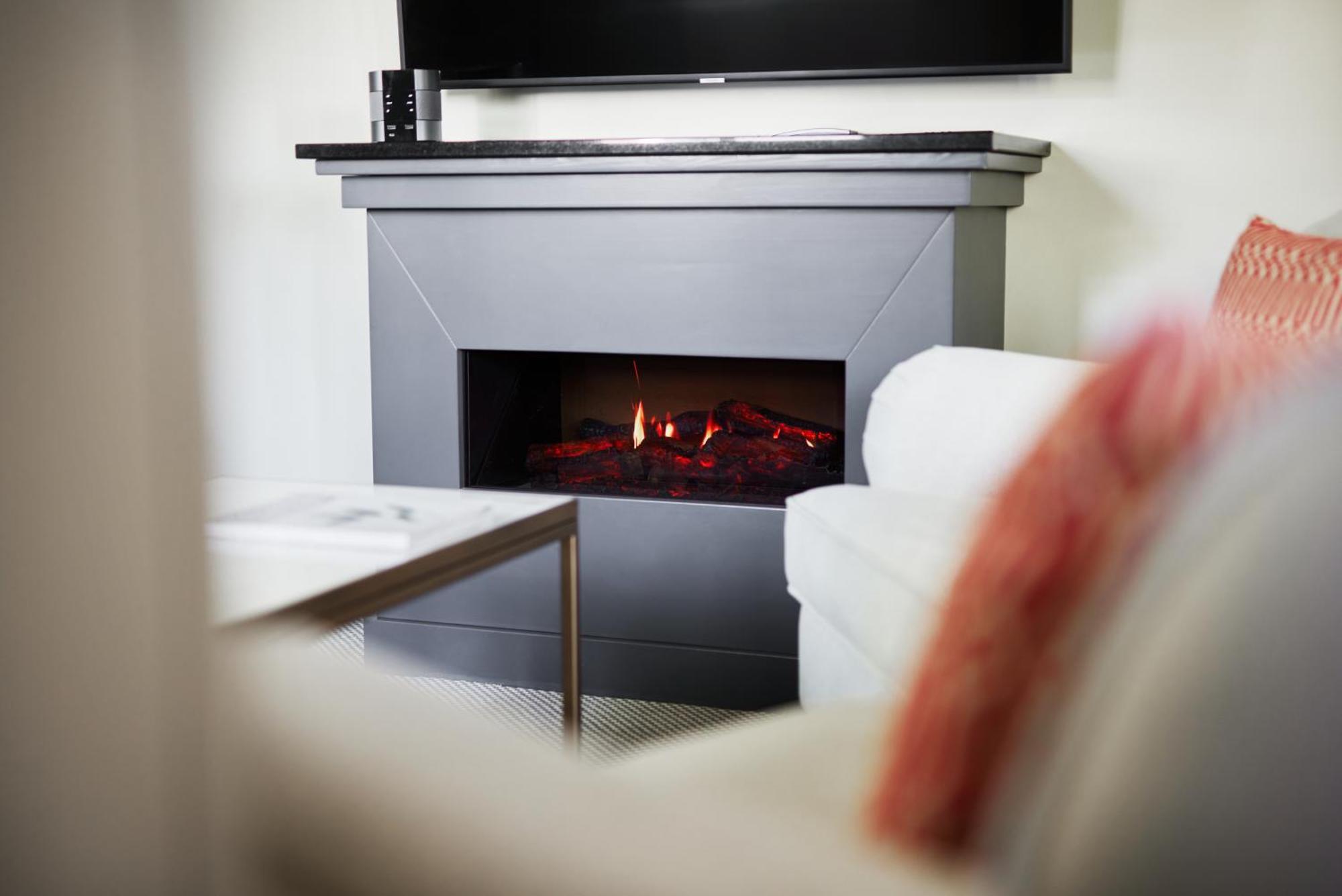 Strandhotel Цингст Екстер'єр фото A modern electric fireplace