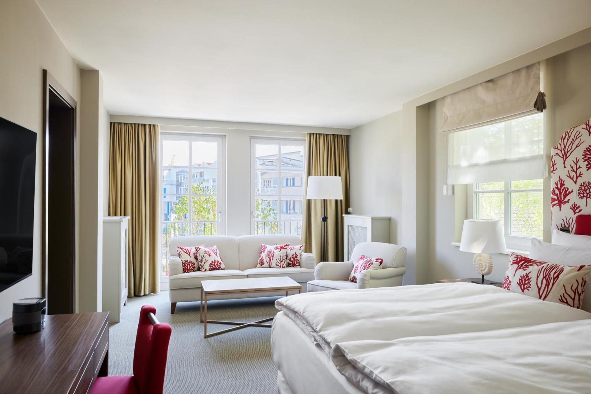 Strandhotel Цингст Екстер'єр фото A room at the Hotel Axelmannstein