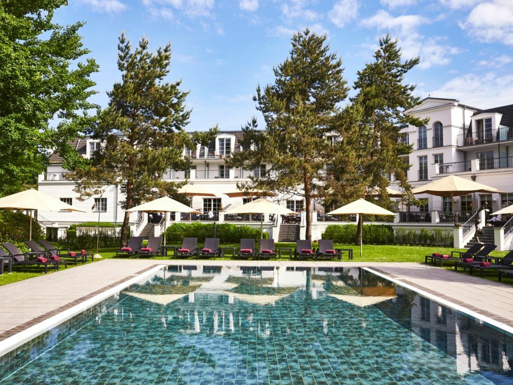 Strandhotel Цингст Зручності фото The swimming pool at the Hotel
